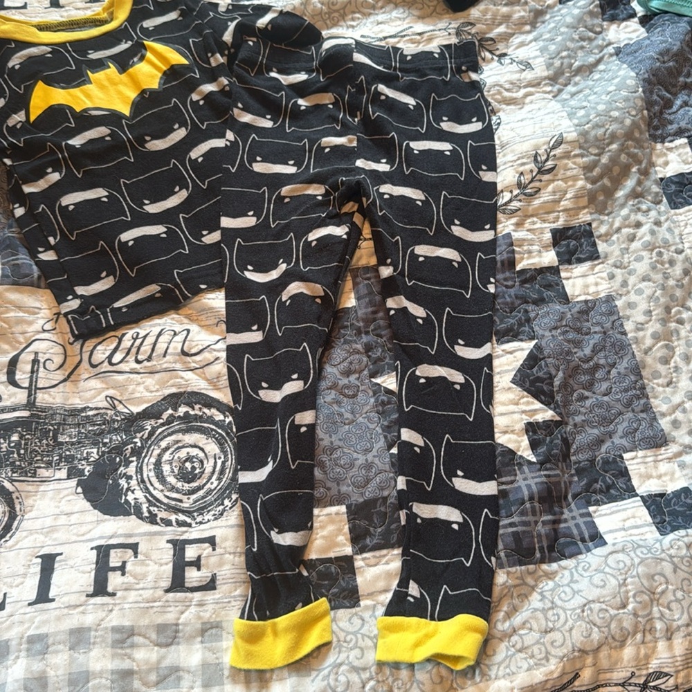 Batman PJs - Picture 4 of 7